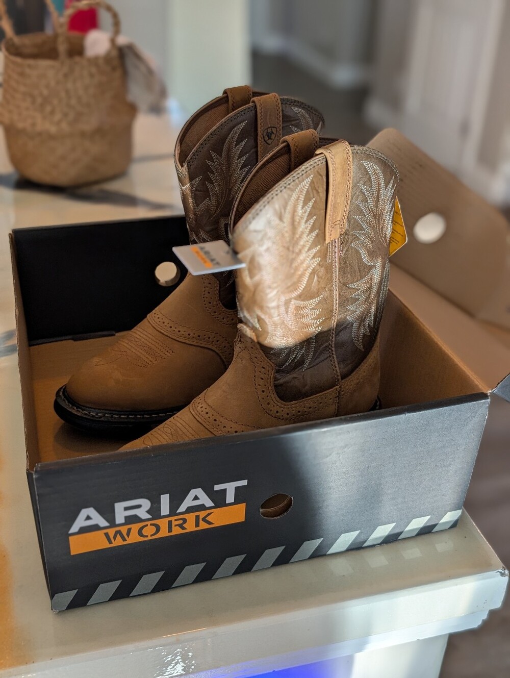 New - Ariat Workhog Boots - Men's Size 9.5